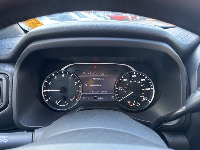 2023 Nissan Titan SV photo 3