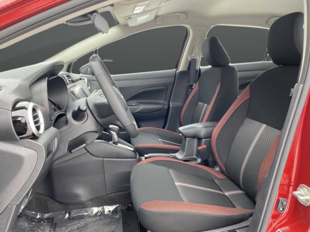 Certified 2025 Nissan Versa 1.6 SR Sedan