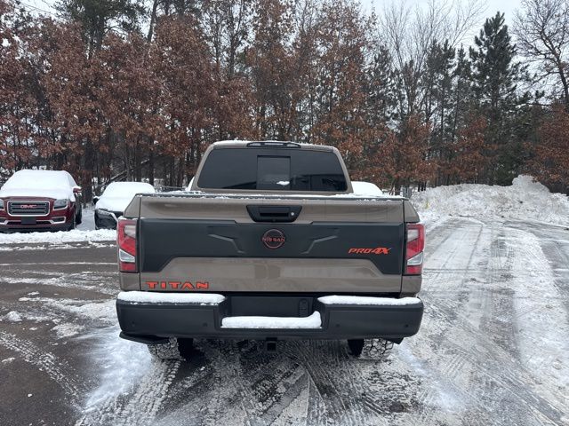 2023 Nissan Titan PRO-4X photo 3