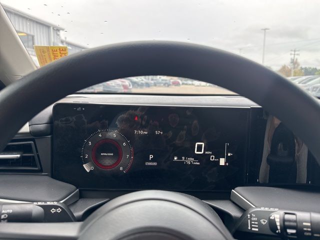 2025 Nissan Kicks S photo 3
