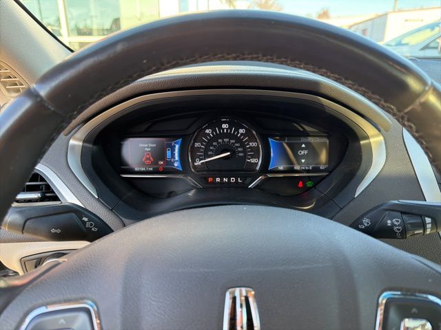 2016 Lincoln MKZ Hybrid photo 3