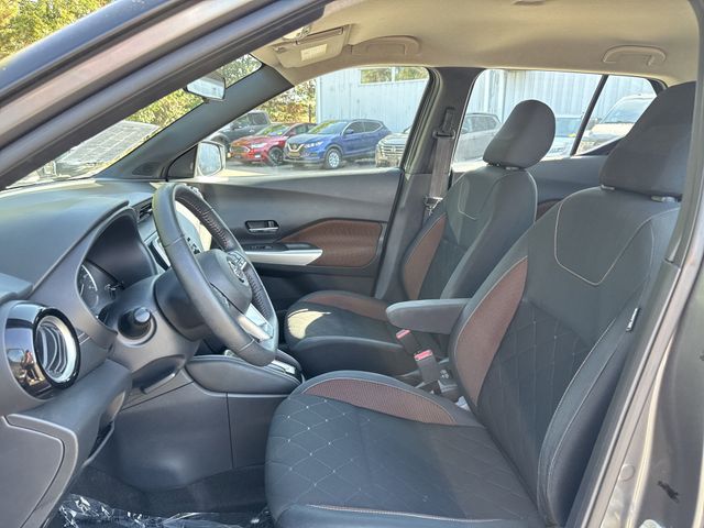 2020 Nissan Kicks SR photo 4