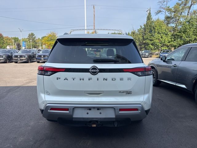 2022 Nissan Pathfinder Platinum photo 3