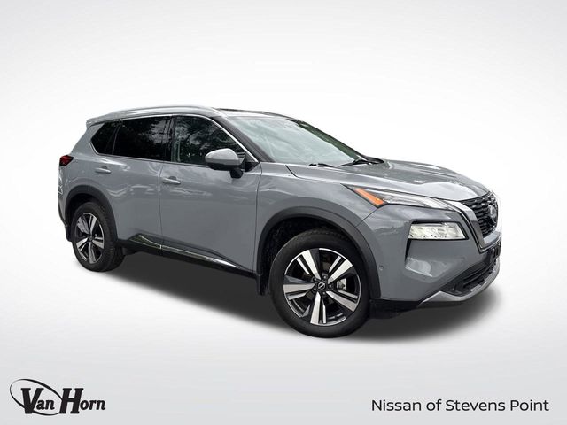 2022 Nissan Rogue SL's photo