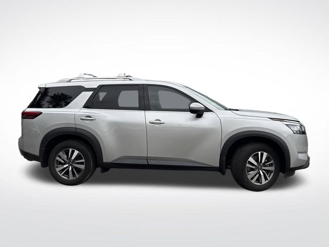 2024 Nissan Pathfinder SL photo 2