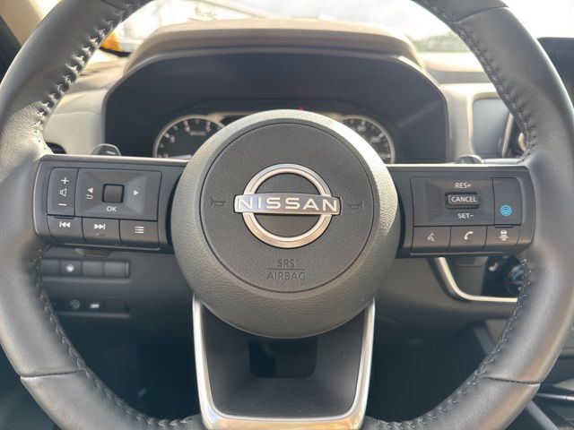2024 Nissan Rogue SV photo 3