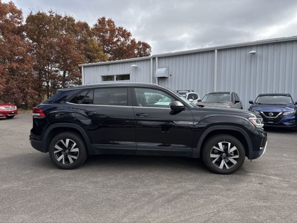 Used 2022 Volkswagen Atlas Cross Sport 2.0T SE SUV