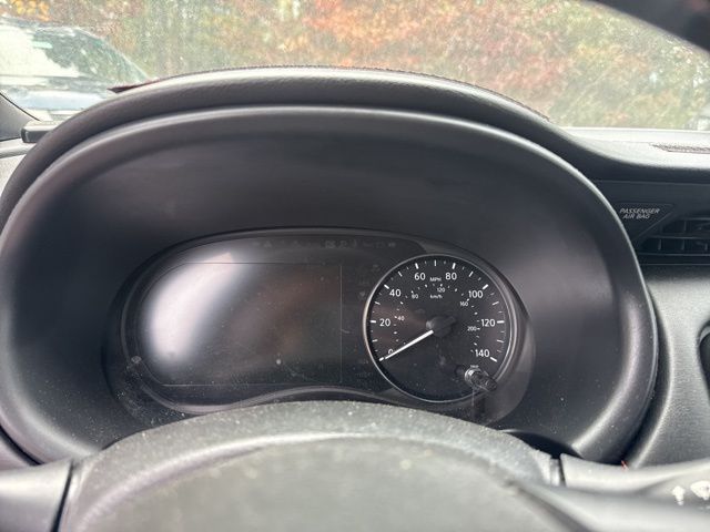 2022 Nissan Kicks SR photo 3