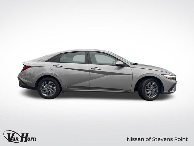 Used 2024 Hyundai Elantra Blue with VIN KMHLM4DJXRU102662 for sale in Stevens Point, WI