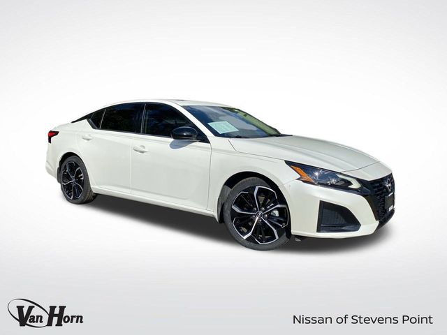 2023 Nissan Altima SR