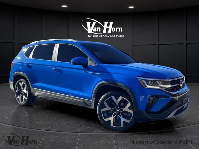 2022 Volkswagen Taos SEL's photo