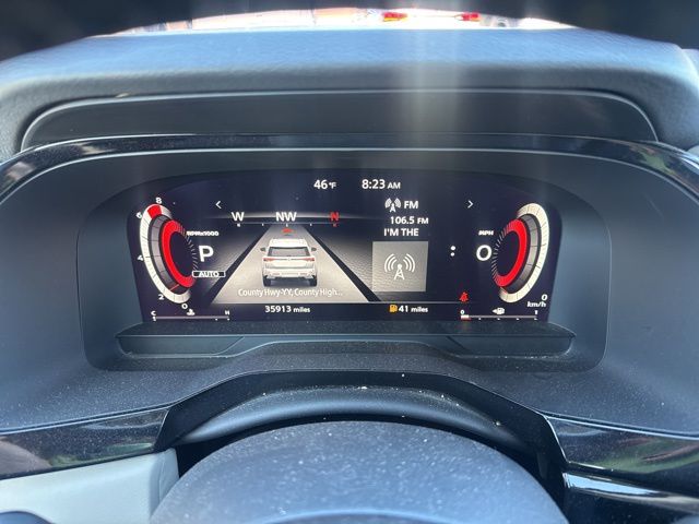 2022 Nissan Pathfinder Platinum photo 3