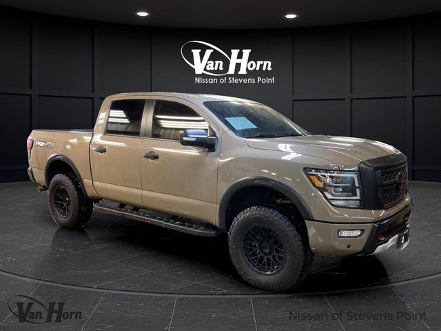 2023 Nissan Titan PRO-4X's photo