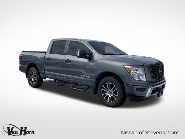 2024 Nissan Titan SV's photo