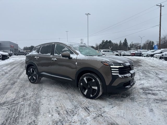 2025 Nissan Kicks SR's photo