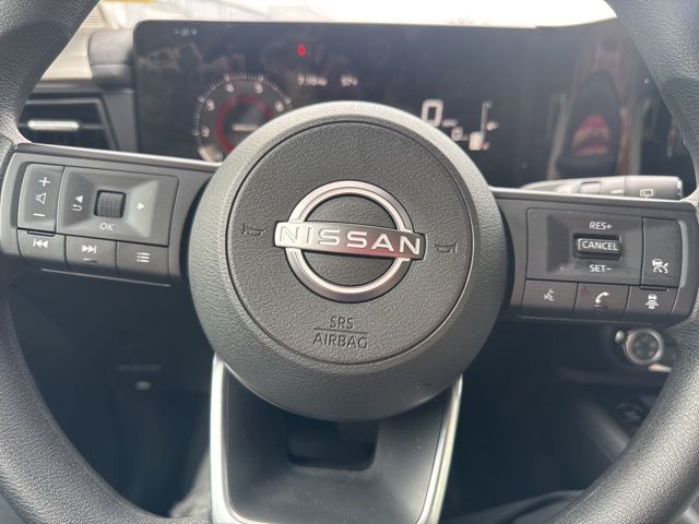 2025 Nissan Kicks S photo 2