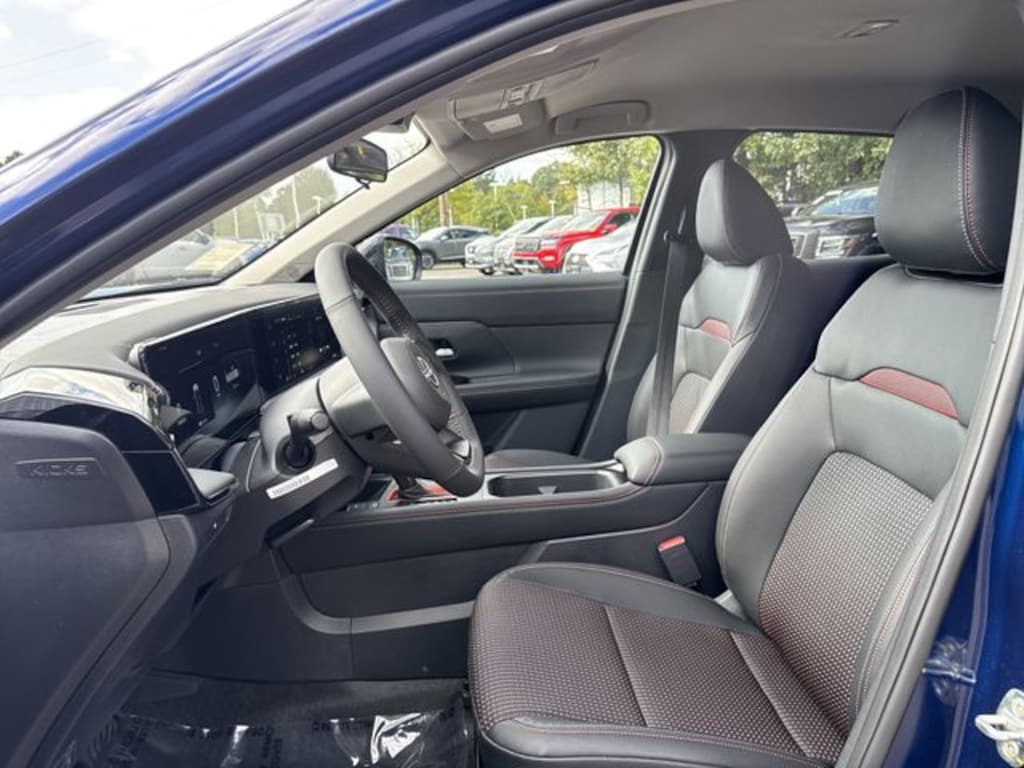 New 2026 Nissan Kicks SR SUV