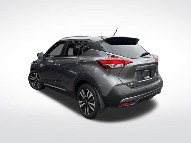 2020 Nissan Kicks SR photo 3