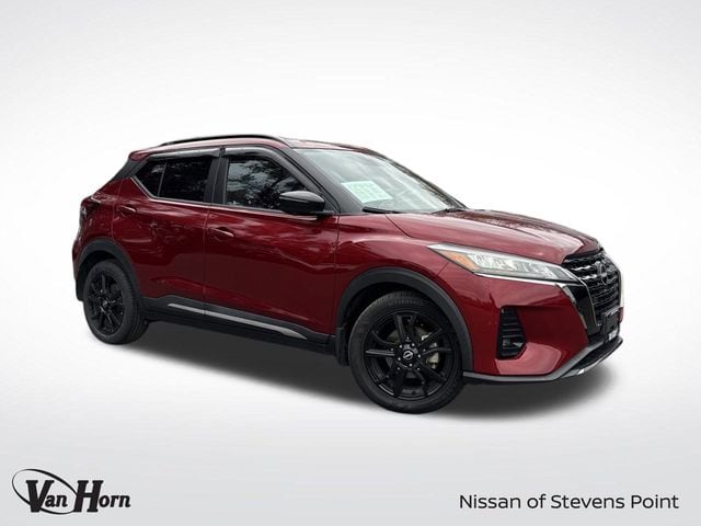 2022 Nissan Kicks SR