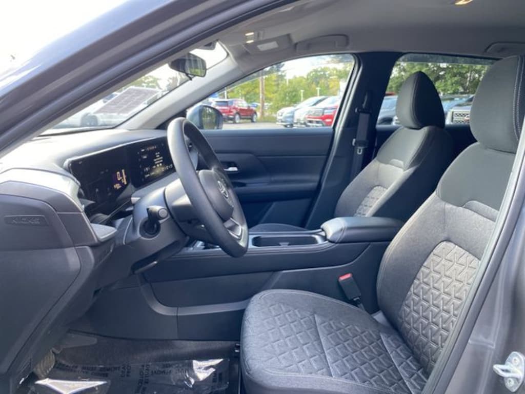 Used 2025 Nissan Kicks SV SUV