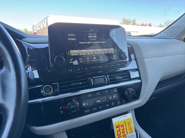 2022 Nissan Pathfinder Platinum photo 4