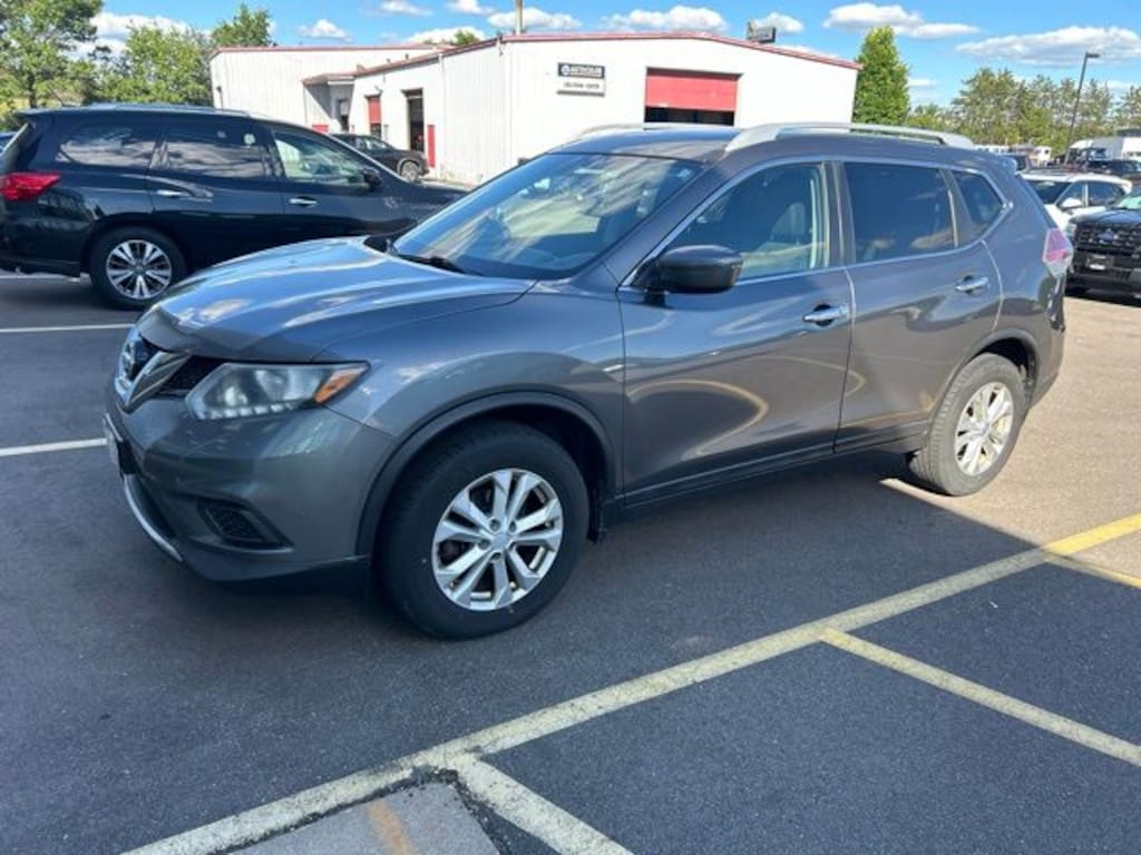 Used 2016 Nissan Rogue SV SUV