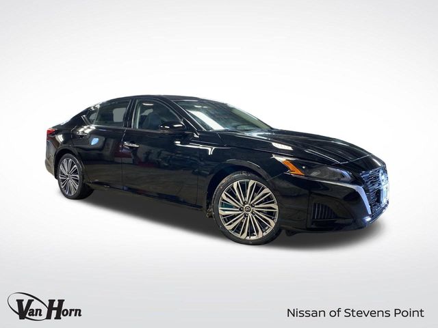 2025 Nissan Altima SL's photo