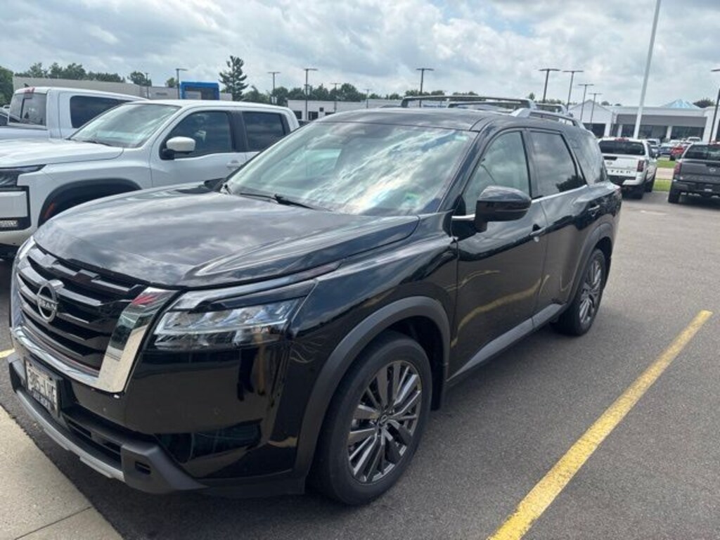 Used 2023 Nissan Pathfinder SL SUV