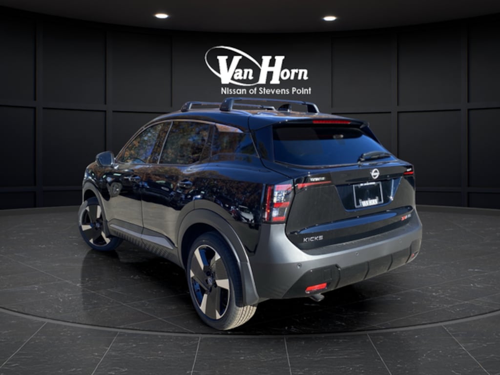 New 2026 Nissan Kicks SR SUV