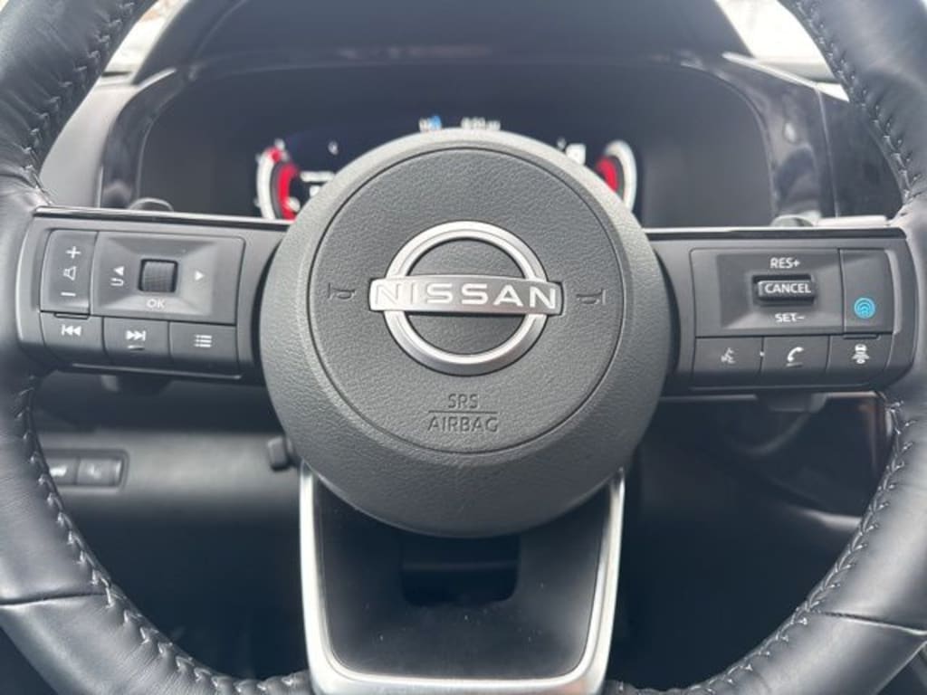 Used 2024 Nissan Pathfinder Platinum SUV