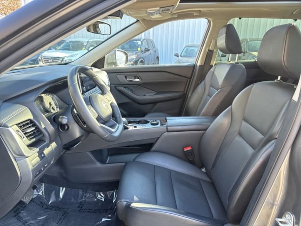 Used 2024 Nissan Rogue SV SUV