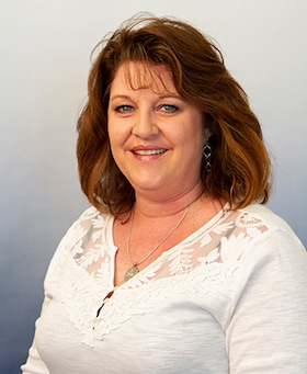 Staff member Carrie Nelson from ID_6c97cc499203