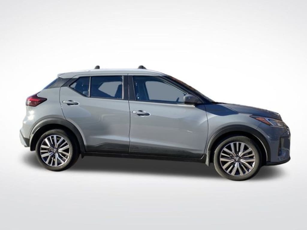 Used 2023 Nissan Kicks SV SUV