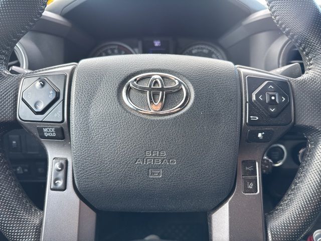 2020 Toyota Tacoma SR5 photo 2