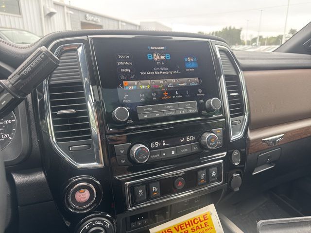 2024 Nissan Titan Platinum Reserve photo 4