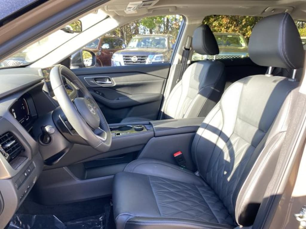 Used 2024 Nissan Rogue Platinum SUV