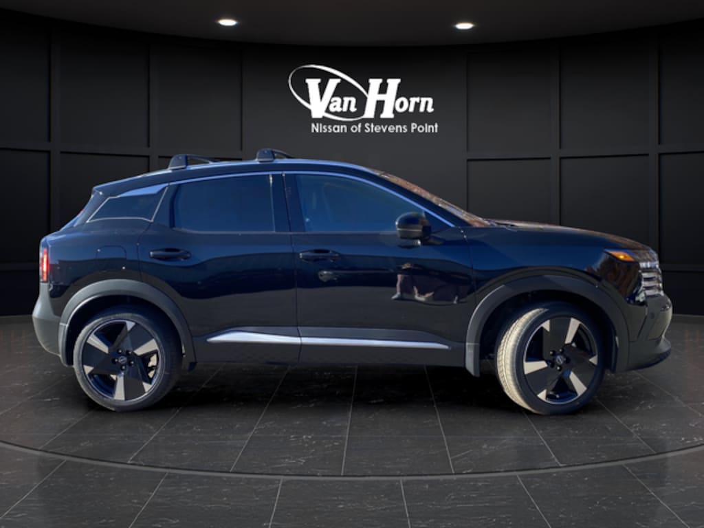 New 2026 Nissan Kicks SR SUV