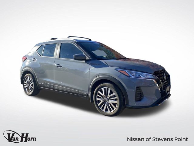2023 Nissan Kicks SV's photo