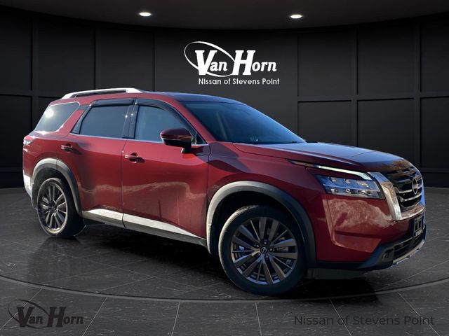 2022 Nissan Pathfinder SL's photo