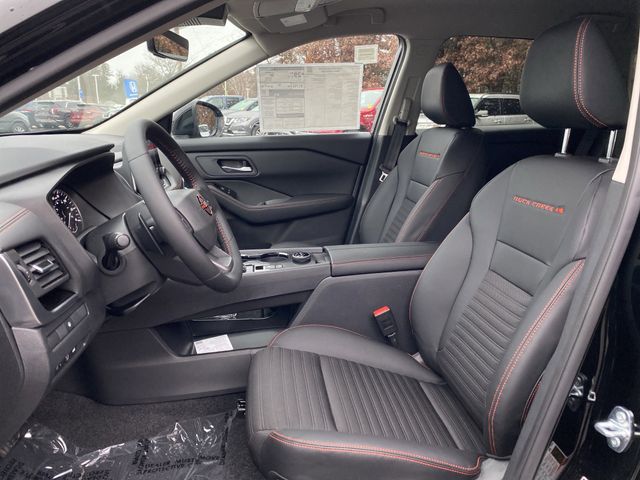 2026 Nissan Rogue SV photo 4