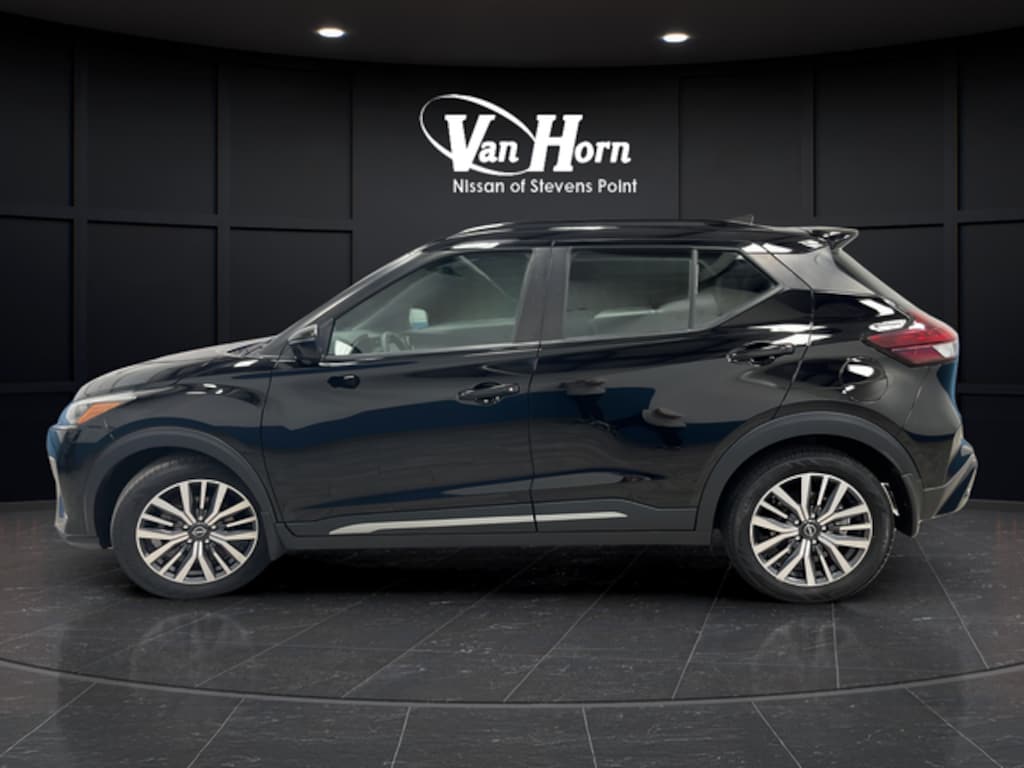 Used 2024 Nissan Kicks SR SUV