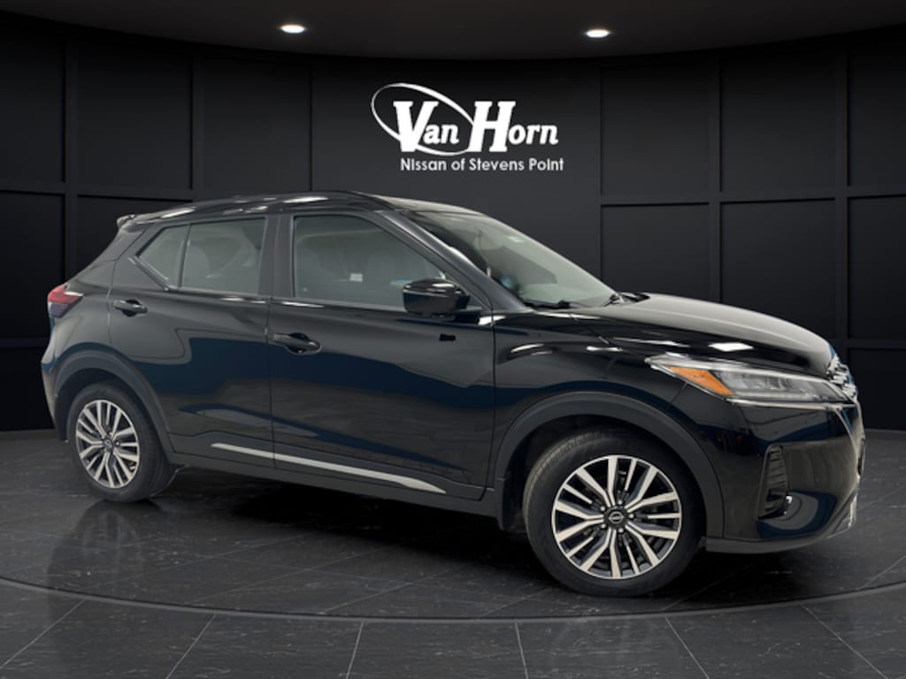 Used 2024 Nissan Kicks SR SUV