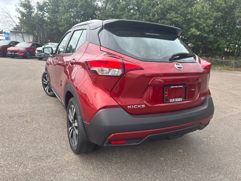 Used 2019 Nissan Kicks SR SUV