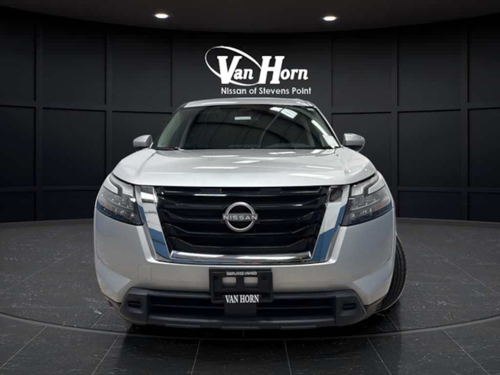 Used 2025 Nissan Pathfinder SV SUV