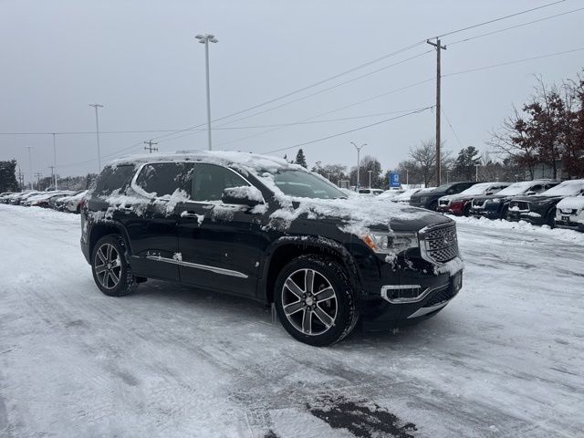 2019 GMC Acadia Denali's photo