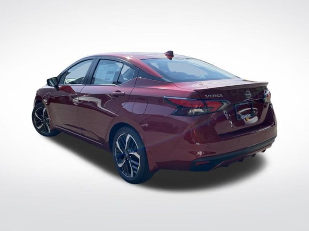 New 2025 Nissan Versa 1.6 SR Sedan
