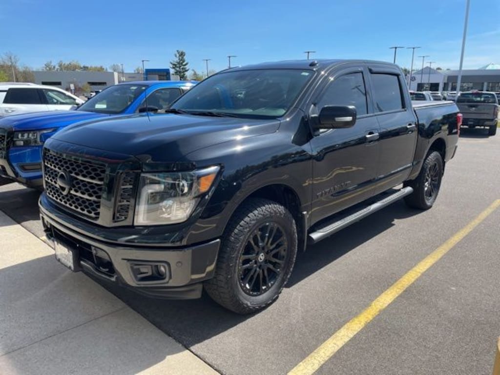 Used 2019 Nissan Titan SL Truck