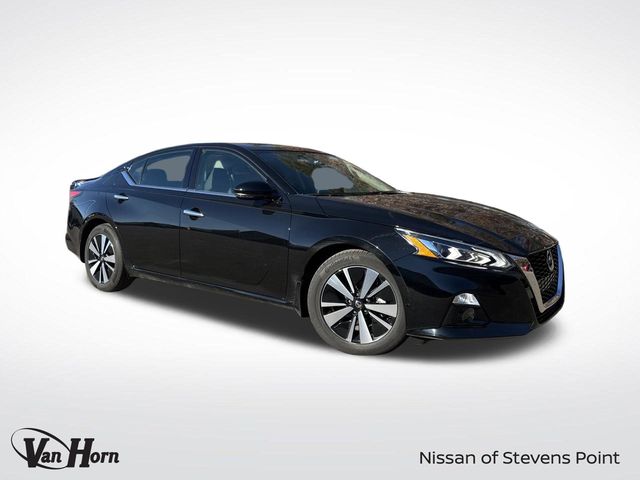 2022 Nissan Altima SL's photo