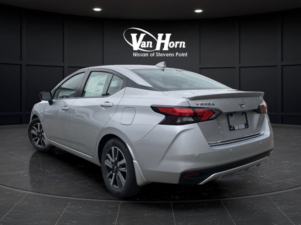 New 2025 Nissan Versa 1.6 SV Sedan