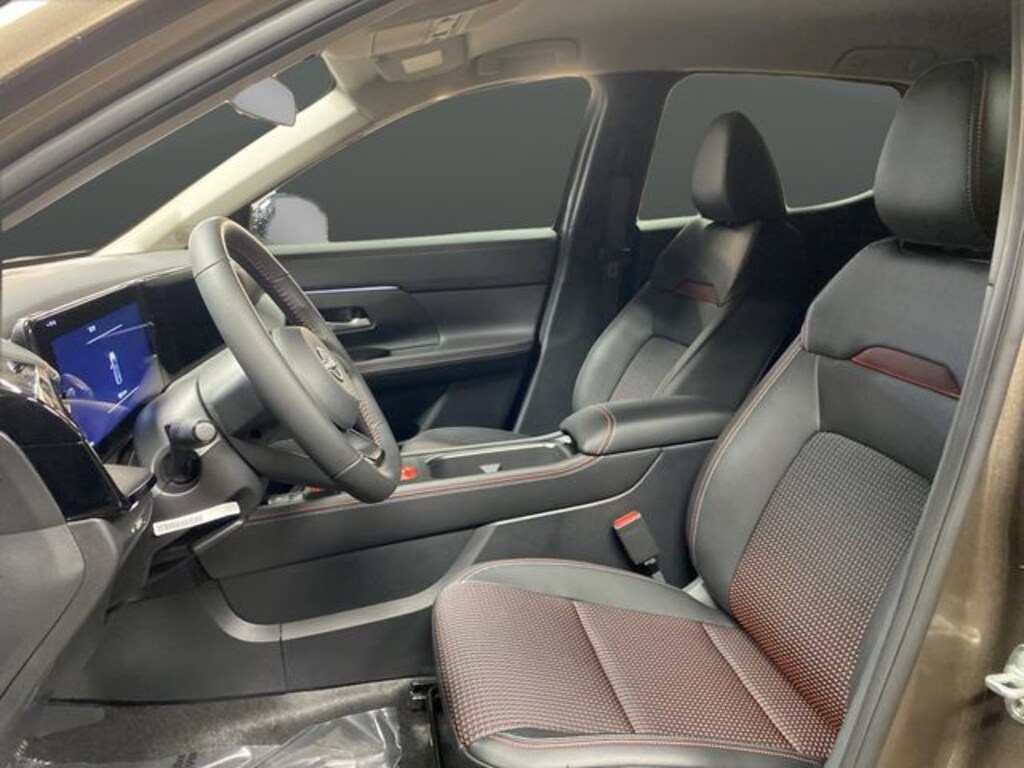 New 2026 Nissan Kicks SR SUV